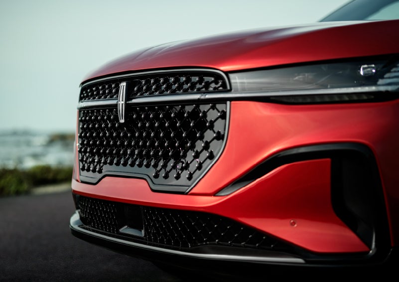The sleek grille of a 2025 Lincoln Nautilus® SUV with the available Jet Appearance Package makes a bold statement. | Covert Lincoln Austin in Austin TX